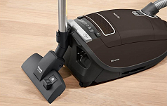 Пылесос Miele SGFA0 Complete C3 Total Care коричневый гавана