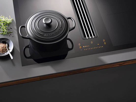Индукционная варочная панель со встроенной вытяжкой Miele KMDA 7476 FL preview 7