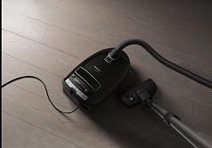 Пылесос Miele SGDA3 Complete C3 Parquet XL черный обсидиан