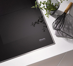 Индукционная варочная панель со встроенной вытяжкой Miele KMDA 7634 FR