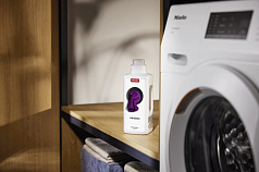 Средство для стирки темных и черных вещей Miele Ultra Dark 1.5 л