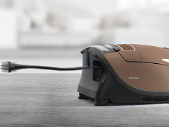 Пылесос Miele SGDA3 CompleteC3 Parquet XL коричневый миндаль