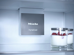 Встраиваемый холодильник Miele KFN 7734 E