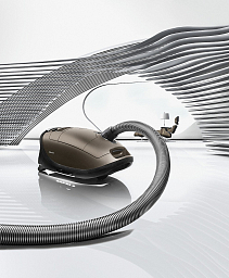 Пылесос Miele SGJA0 Complete C3 Brilliant бронзово-коричневый матовый